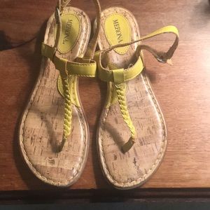 Mustard yellow T-Strap sandals⛱